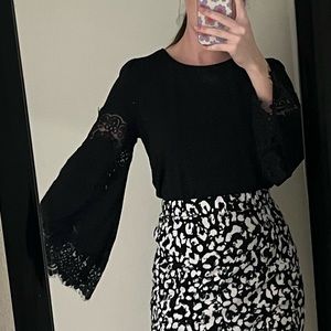 Adrianna Papell Lace Detail Wide Sleeve Bloud